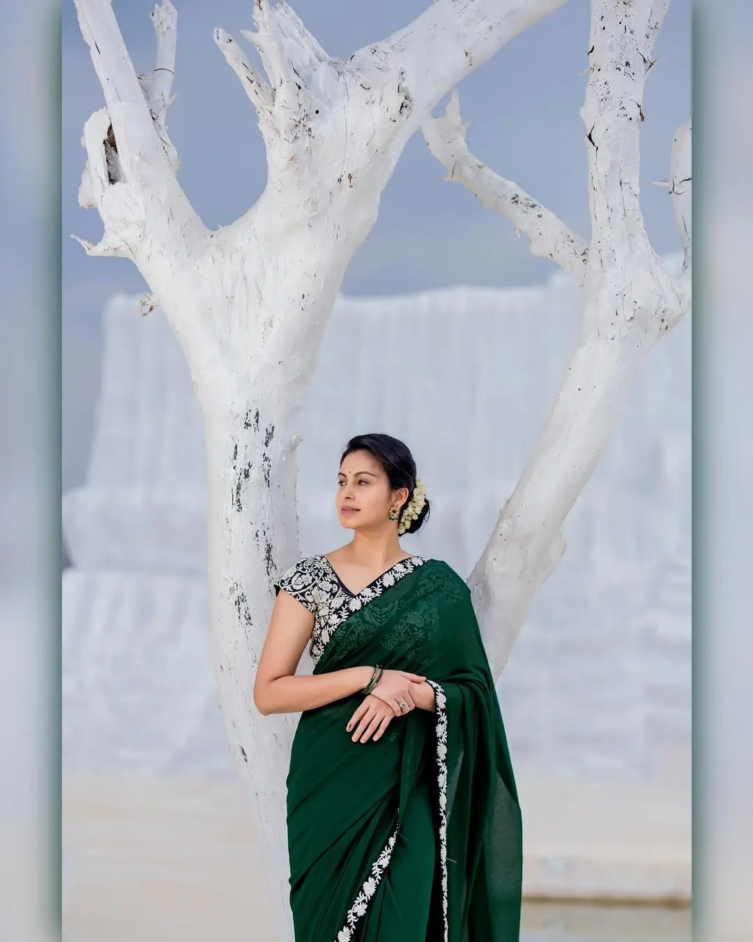 TAMIL ACTRESS ABHINAY IN GREEN SAREE BLOUSE 4